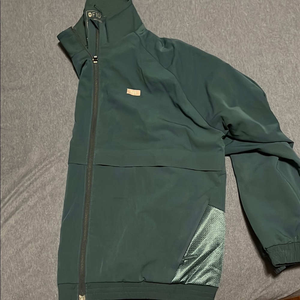 Figs Green Windbreaker Jacket with Full-Length Zipper